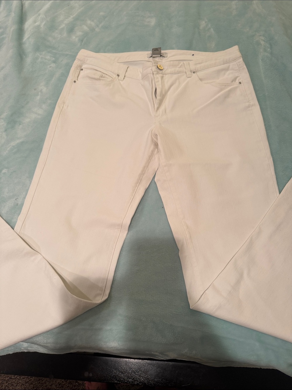 White House Black Market Women's Skinny Jeans in White